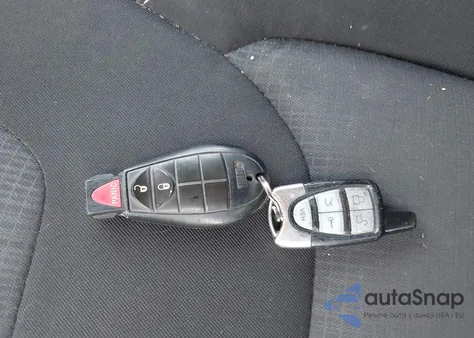 2015 Jeep Cherokee Latitude z USA, uszkodzony, nr VIN 1C4PJMCB0FW744235